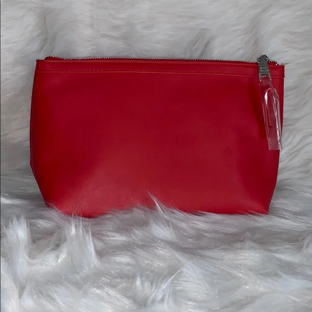 NWT: STEVE MADDEN BDAYLIN RED WEEKENDER - Picture 3 of 4